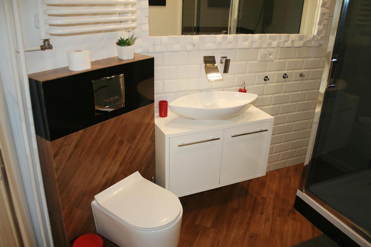 Apartament Rosso Apartment Torun Ngoại thất bức ảnh